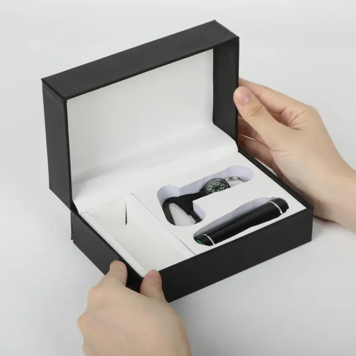 Скриньки і коробочки Подарунковий набір з компасом та ліхтариком Besta Light - зображення 4