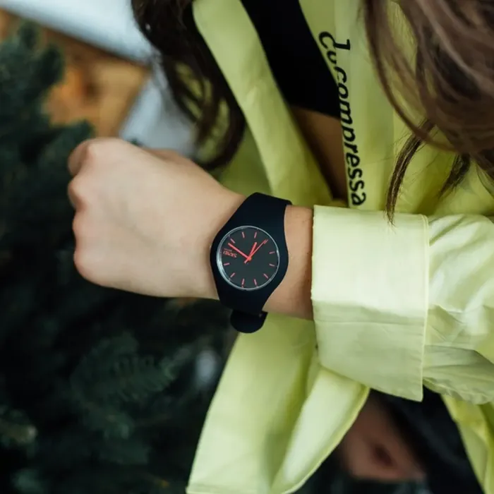 Жіночі годинники Skmei Rubber Black 9068 - зображення 6